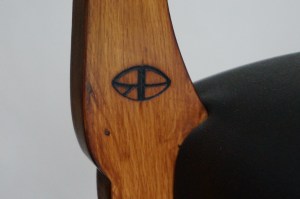 logo "Rug'bridge" garant de l'authenticité et de la qualité du fauteuil